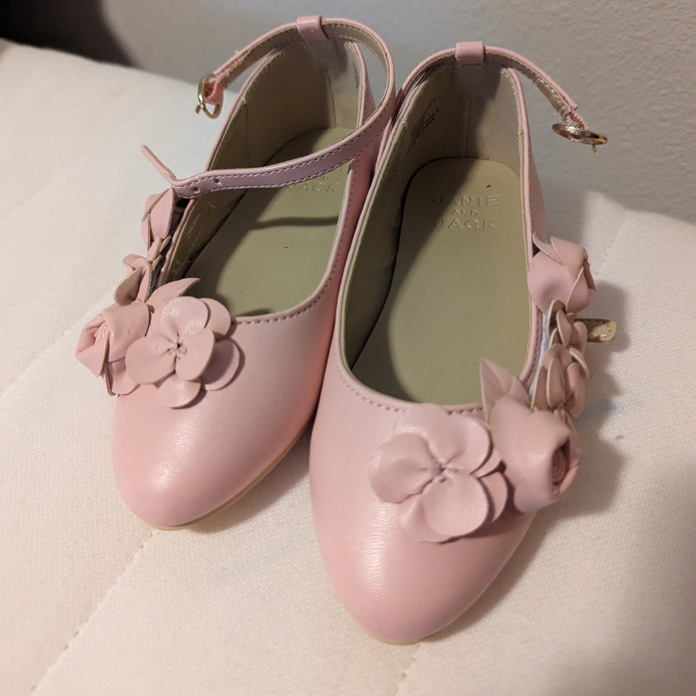 Janie jack flower flat